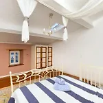 En Campagne Avec Cour Interieure Holiday home Arques (Aude)