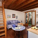 En Campagne Avec Cour Interieure Holiday home Arques (Aude)