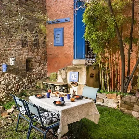 En Campagne Avec Cour Interieure Arques (Aude)